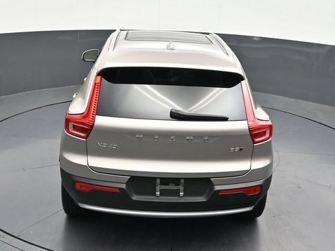 Used 2024 Volvo XC40 B5 Plus AWD/4WD image 18