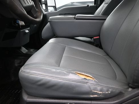 Used 2016 Ford F250 XL w/ XL Appearance Package AWD/4WD image 13