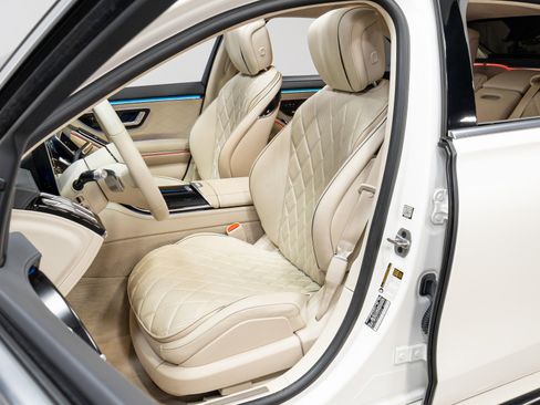 Used 2023 Mercedes-Benz S 580 4MATIC Sedan w/ AMG Line image 7