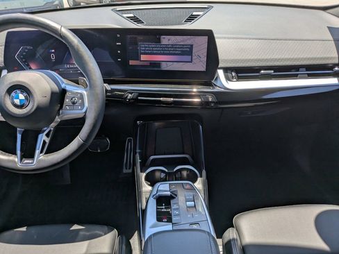 Used 2025 BMW X2 xDrive28i w/ M Sport Package AWD/4WD image 17