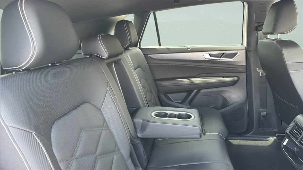 New 2026 Volkswagen Atlas Cross Sport SE FWD image 32