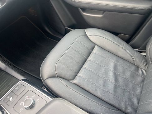 Used 2019 Mercedes-Benz GLE 400 4MATIC image 11