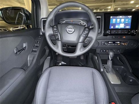 Used 2024 Nissan Frontier SV w/ SV Convenience Package image 4