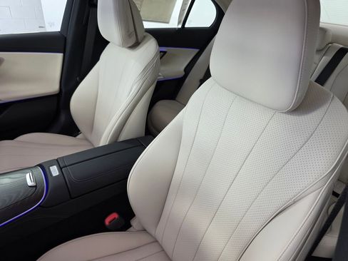 New 2026 Mercedes-Benz E 350 4MATIC Sedan image 8