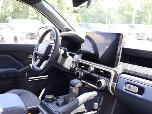 Used 2026 Toyota 4Runner Platinum AWD/4WD image 39