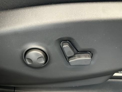 New 2027 Chrysler Pacifica Select w/ Family Tech Group FWD image 22