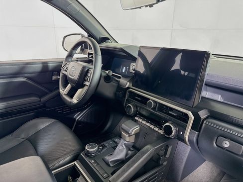 Used 2025 Toyota 4Runner Limited w/ Tow Technology Package image 30