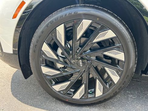 New 2026 Lincoln Nautilus Reserve w/ Jet Appearance Package AWD/4WD image 12