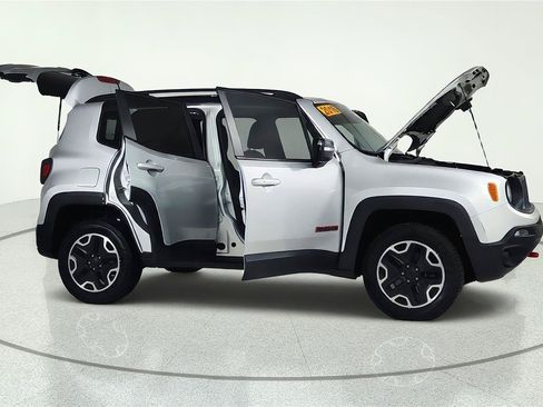 Used 2016 Jeep Renegade Trailhawk AWD/4WD image 15