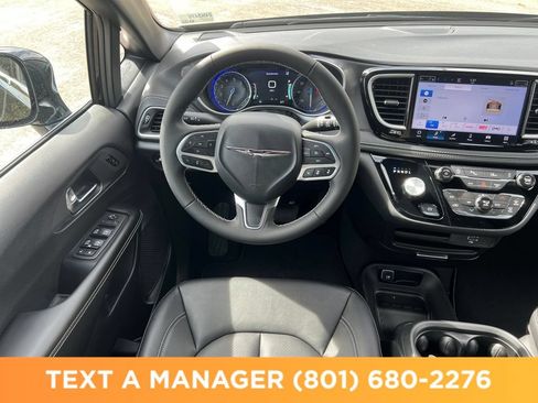 New 2026 Chrysler Pacifica Select FWD image 13