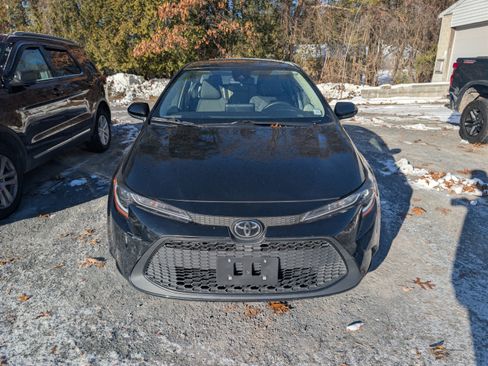 Used 2022 Toyota Corolla LE w/ LE Convenience Package image 2