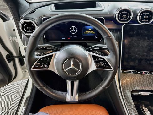 Used 2023 Mercedes-Benz GLC 300 4MATIC image 17