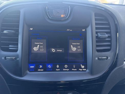 Used 2023 Chrysler 300 S image 21