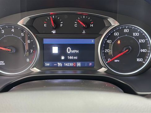 Used 2023 GMC Acadia SLT w/ Preferred Package AWD/4WD image 17