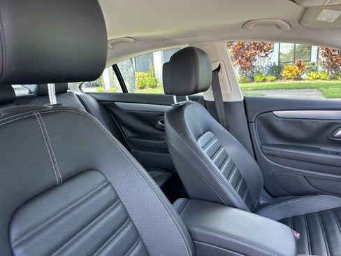 Used 2015 Volkswagen CC Sport image 12