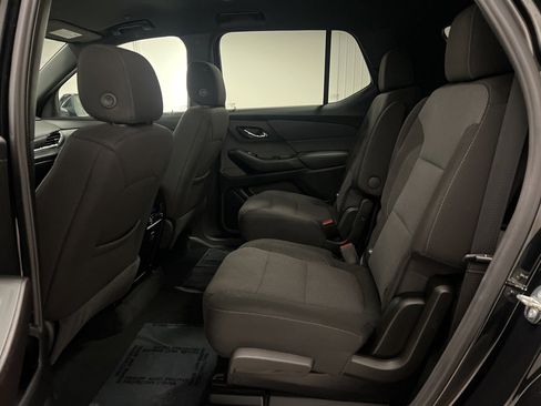 Used 2023 Chevrolet Traverse LT image 11