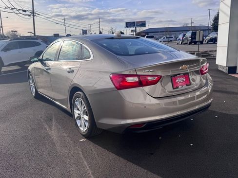 Used 2024 Chevrolet Malibu LT image 3