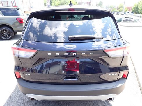 Used 2021 Ford Escape SE image 4
