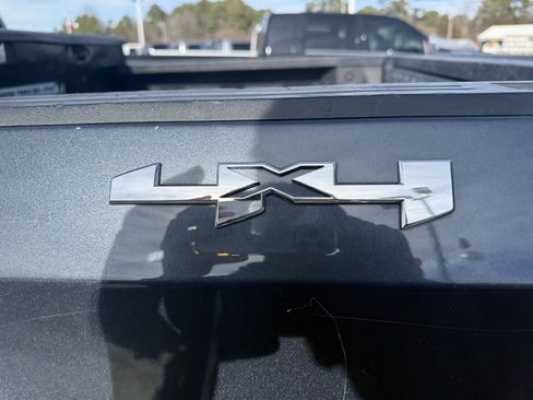 Used 2022 GMC Sierra 1500 SLE image 15