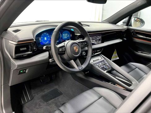 New 2025 Porsche Macan 4 Electric image 4