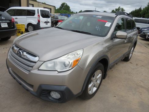 Used 2014 Subaru Outback 2.5i Premium w/ Moonroof Package image 1