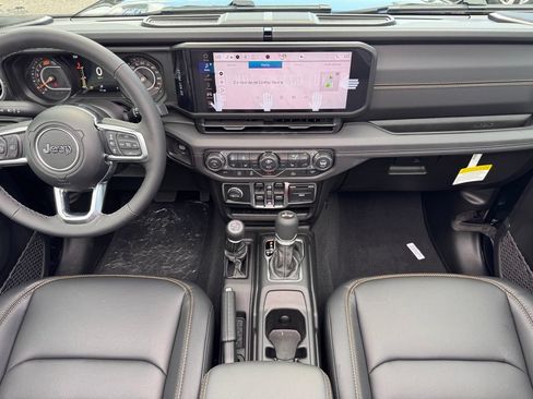 New 2026 Jeep Wrangler Unlimited Sahara AWD/4WD image 11