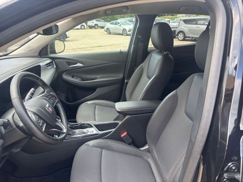 Used 2025 Buick Encore GX Preferred FWD image 35