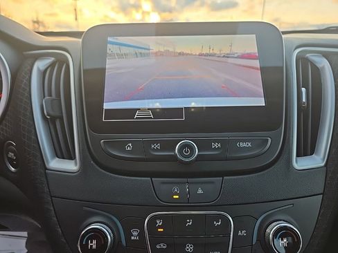 Used 2024 Chevrolet Malibu LT image 24