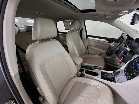 Used 2013 Volkswagen Passat TDI SE image 25