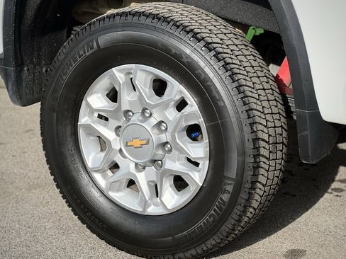 Used 2023 Chevrolet Silverado 2500 LT w/ Convenience Package image 24