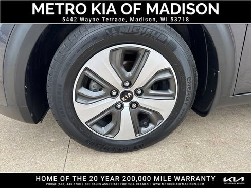 Used 2018 Kia Niro EX Premium FWD image 10