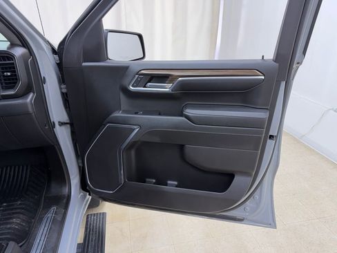 Used 2024 Chevrolet Silverado 1500 LT AWD/4WD image 8
