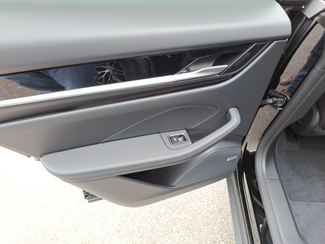 Used 2026 Porsche Macan Electric RWD image 21
