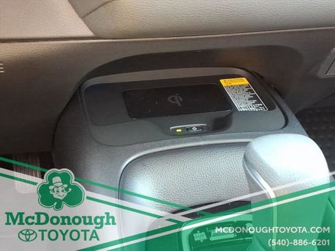 Used 2026 Toyota Corolla SE w/ SE Package FWD image 19