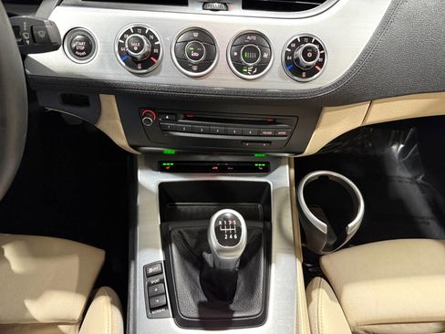 Used 2009 BMW Z4 sDrive35i image 15