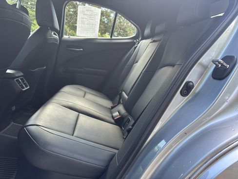 Used 2024 Lexus UX 250h AWD w/ Premium Package image 13