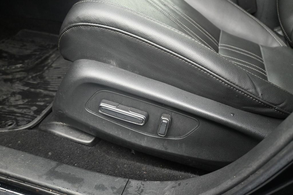 Used 2025 Honda HR-V EX-L image 19
