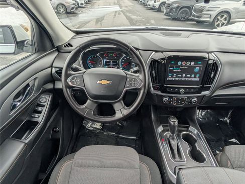 Used 2018 Chevrolet Traverse LT image 18