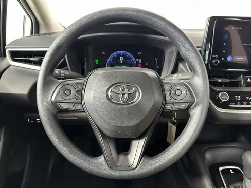 Used 2026 Toyota Corolla LE FWD image 4