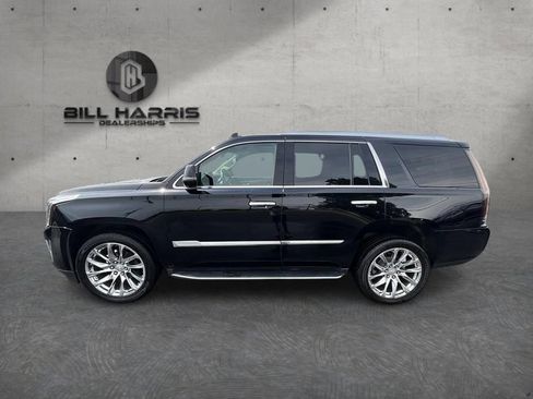Used 2017 Cadillac Escalade Luxury AWD/4WD image 10