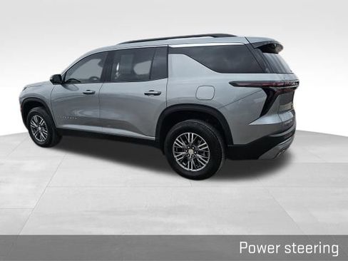 Used 2024 Chevrolet Traverse LT image 16