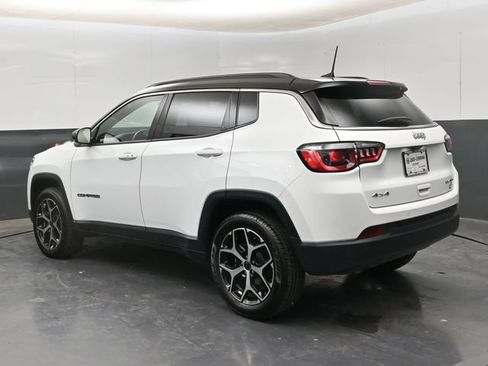 Used 2025 Jeep Compass Limited AWD/4WD image 6