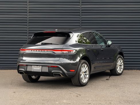 Certified 2023 Porsche Macan AWD/4WD image 8