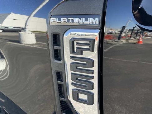 Certified 2025 Ford F250 Platinum w/ Platinum Plus Package AWD/4WD image 41