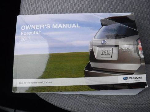 Used 2017 Subaru Forester 2.5i w/ Alloy Wheel Package image 38