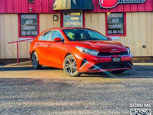 Used 2023 Kia Forte LXS image 1