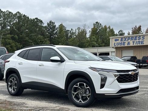 New 2026 Chevrolet Trax LT w/ LPO, Blackout Package image 12