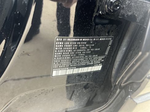 Certified 2023 Volkswagen Tiguan SE R-Line image 33