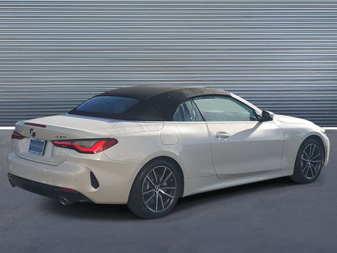 Used 2025 BMW 430i Convertible image 3