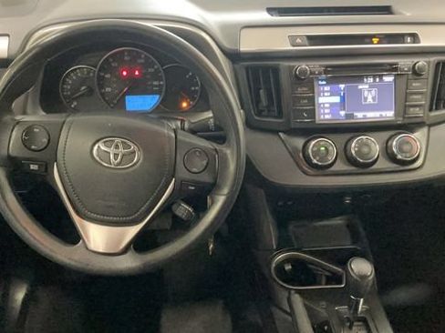 Used 2016 Toyota RAV4 LE AWD/4WD image 10